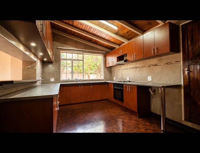 3 BEDROOM CLUSTER TO LET IN FLAMWOOD